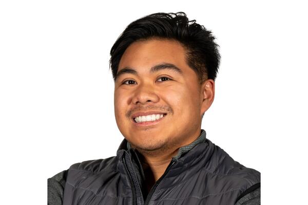 Louie Cesar de Guzman smiling