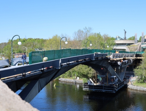 The Faryon Bridge at Trent University showing some ongoing construction work