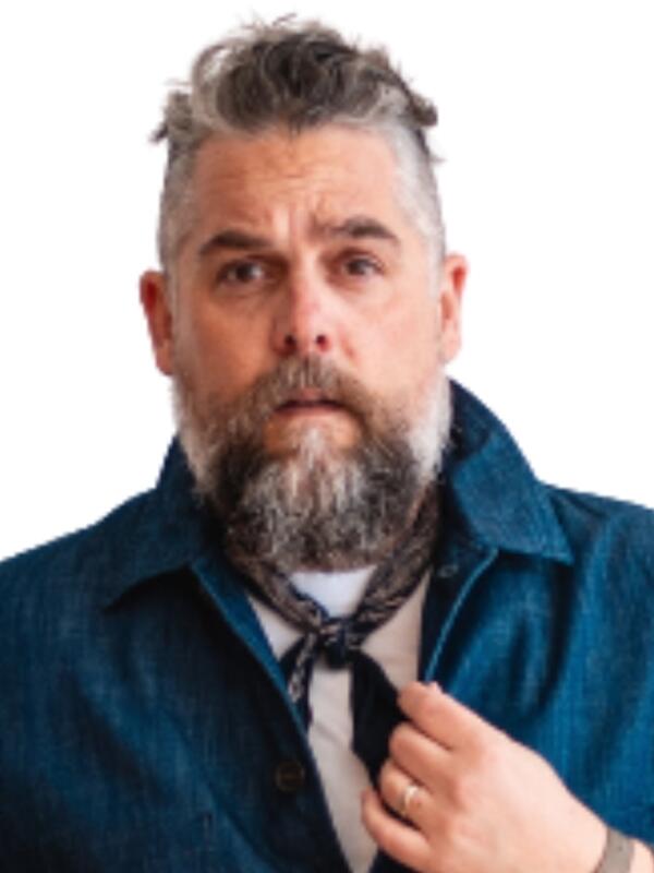 Mike Watt looking at camera 